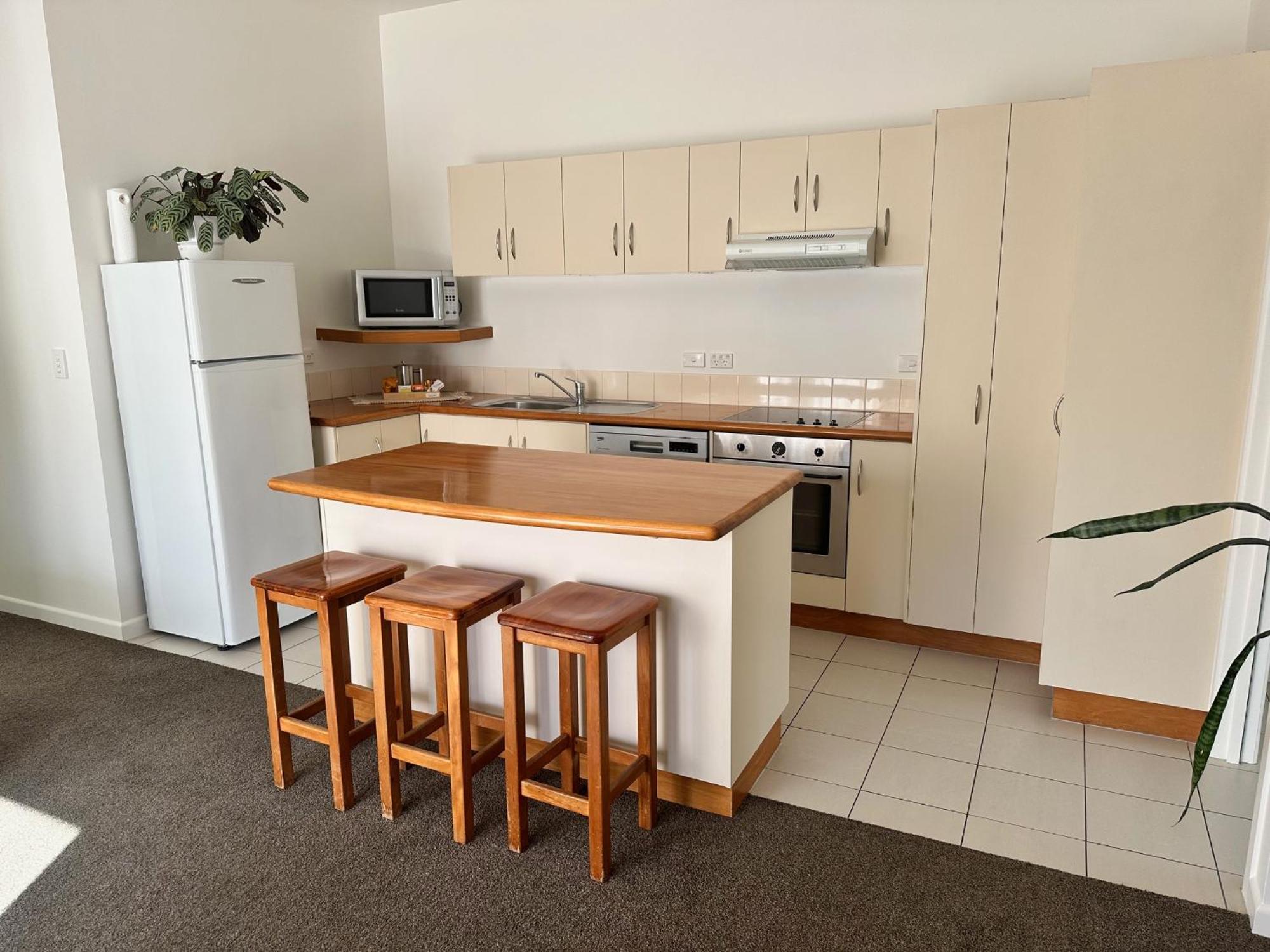 Ocean Beach Motor Lodge Gisborne Bagian luar foto