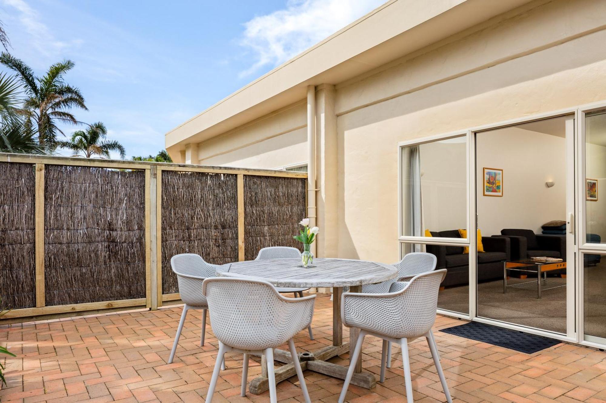 Ocean Beach Motor Lodge Gisborne Bagian luar foto