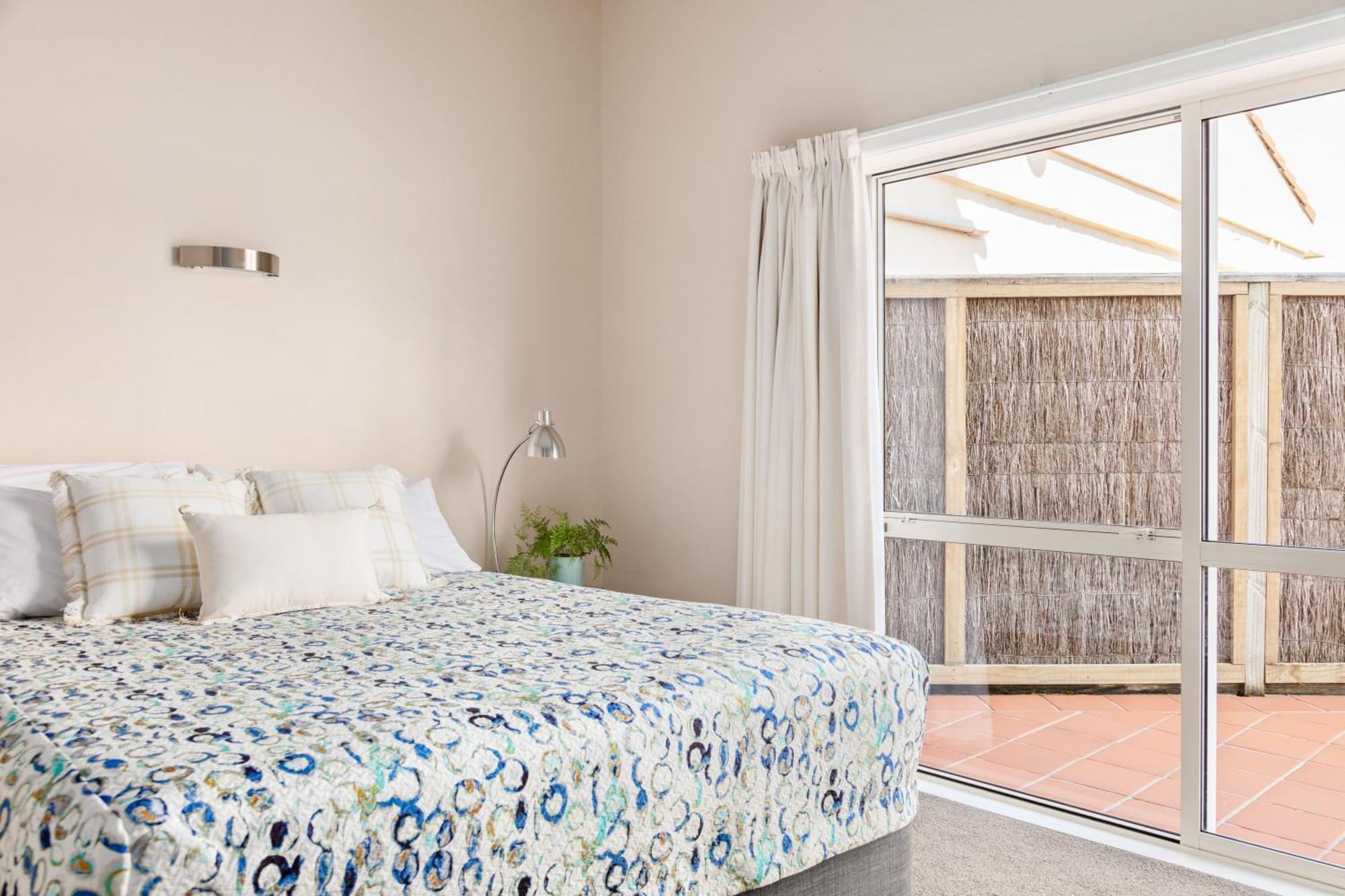 Ocean Beach Motor Lodge Gisborne Bagian luar foto
