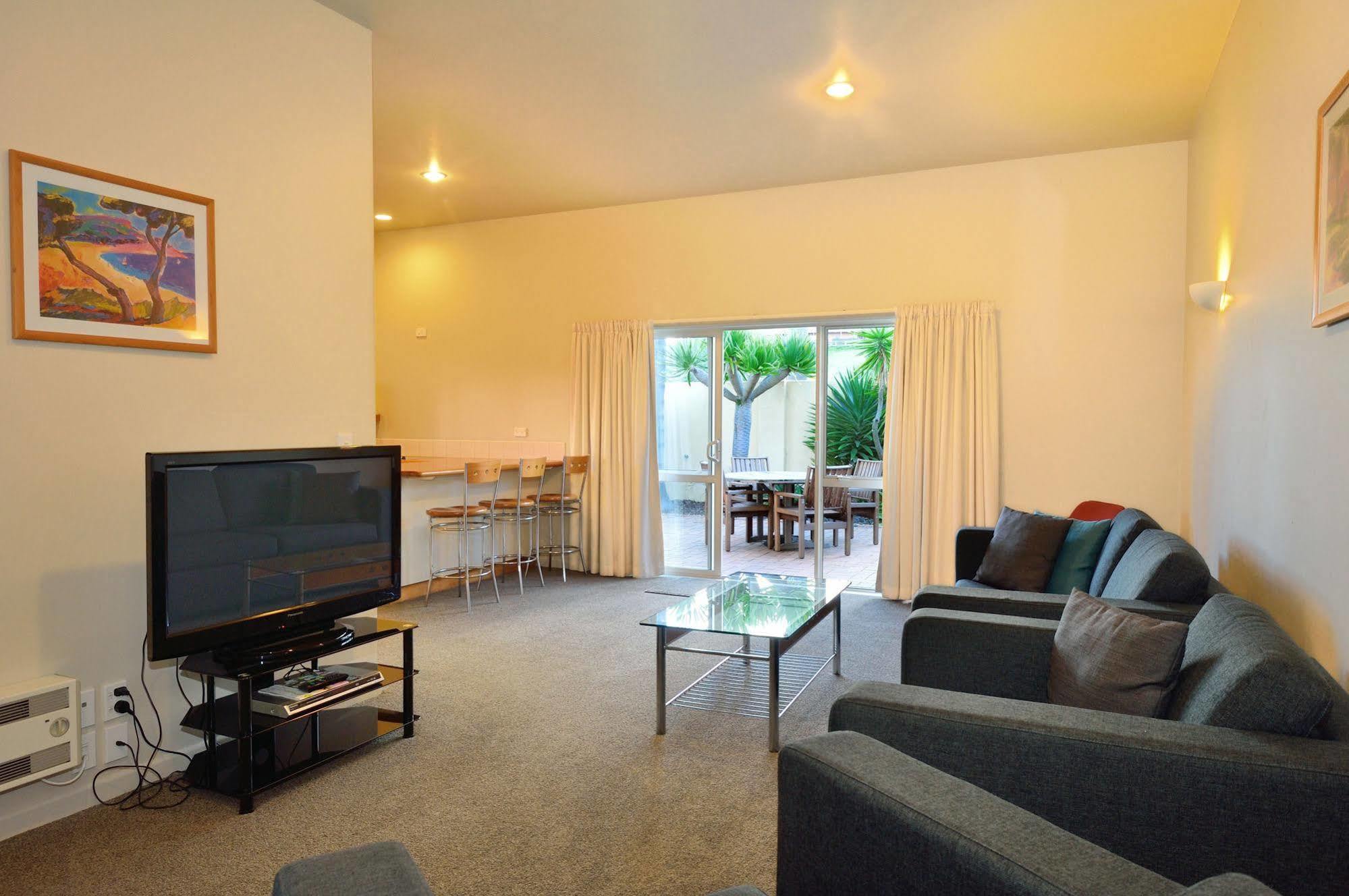 Ocean Beach Motor Lodge Gisborne Bagian luar foto